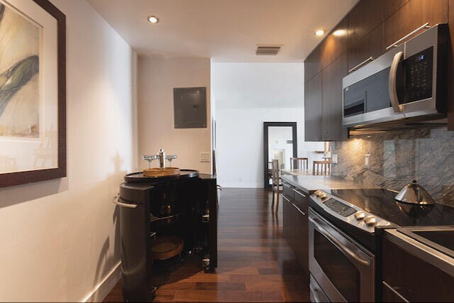 Building Photo - 2851 S Ocean Blvd