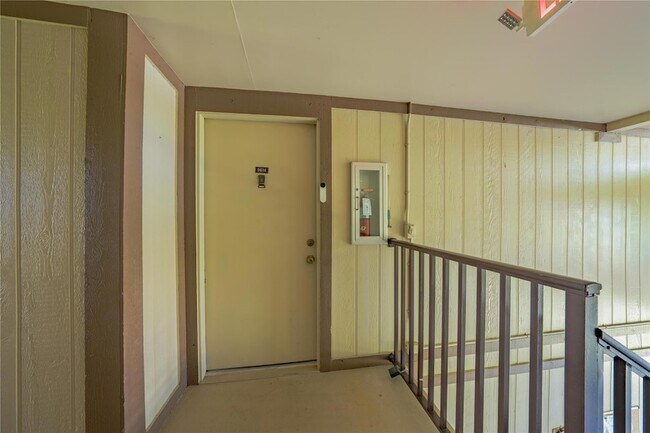 Building Photo - 9614 W McNab Rd