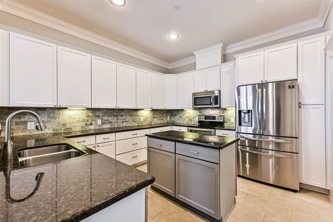 Building Photo - 64 Island Psg