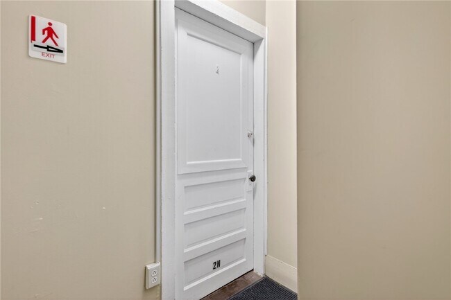 Building Photo - 607 N Cayuga St