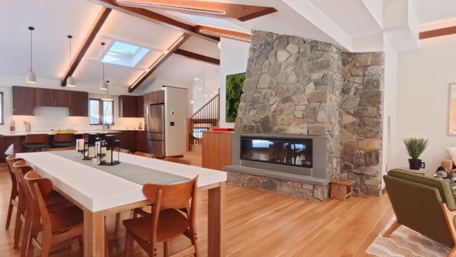 Building Photo - 64 Newcomb Rd