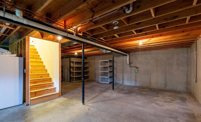 Building Photo - 7424 Crawfordshire Ln
