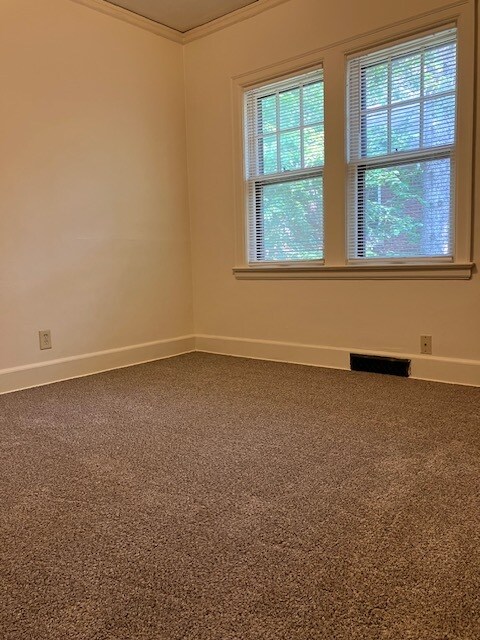 Newly carpeted bedroom - 1114 20th St