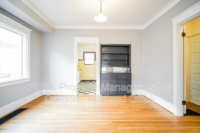 Building Photo - 1331 SE 49th Ave