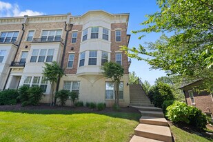 Building Photo - 500 Overlook Park Dr