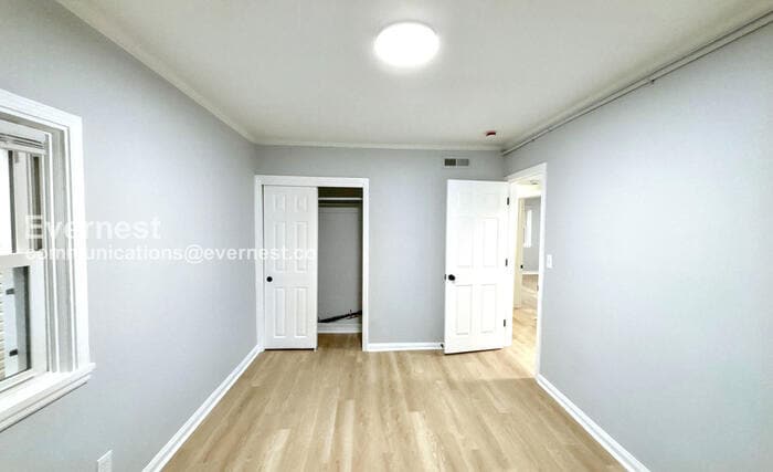 Building Photo - 2992 Pontiac St