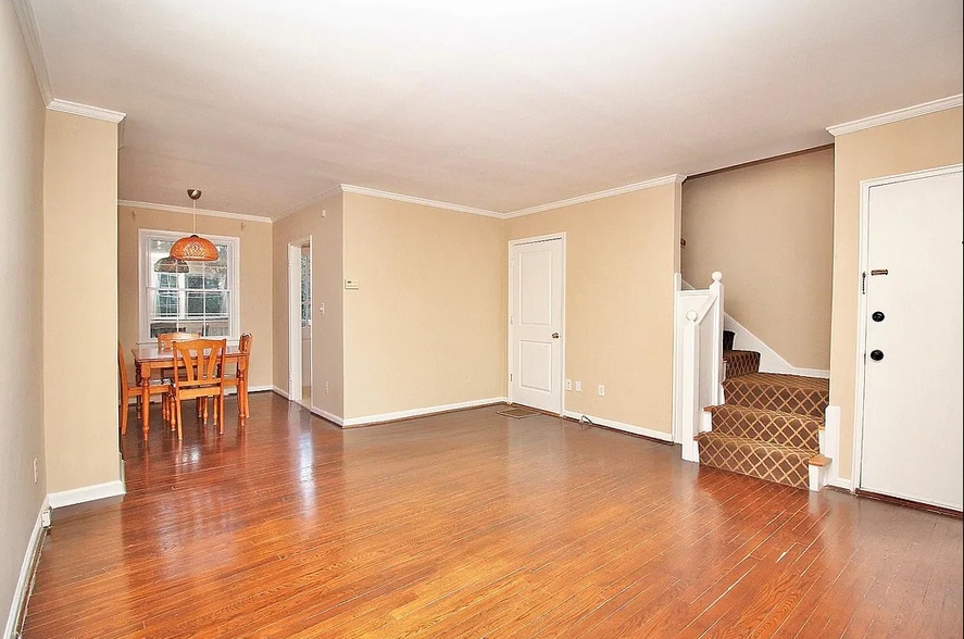 Building Photo - 427 Wakefield Dr