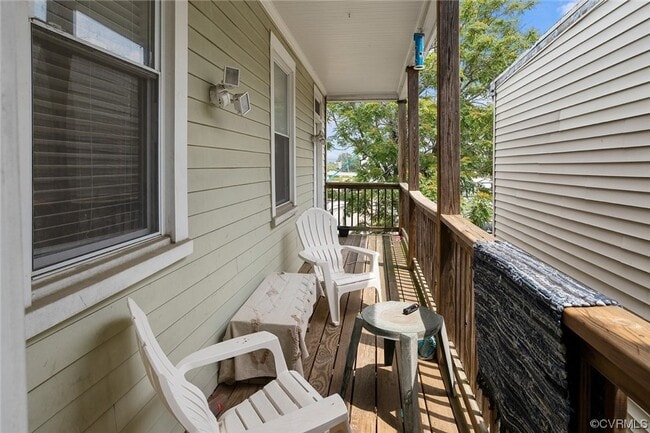 Building Photo - Huge 5 Bedroom House Next to VCU With Off ...