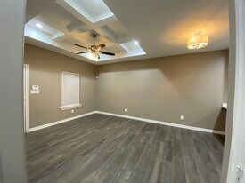 Building Photo - 2005 Harrison St