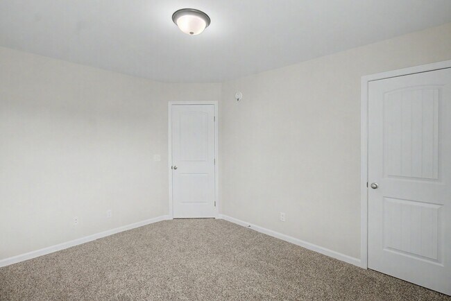 Building Photo - 319 Herty Ln