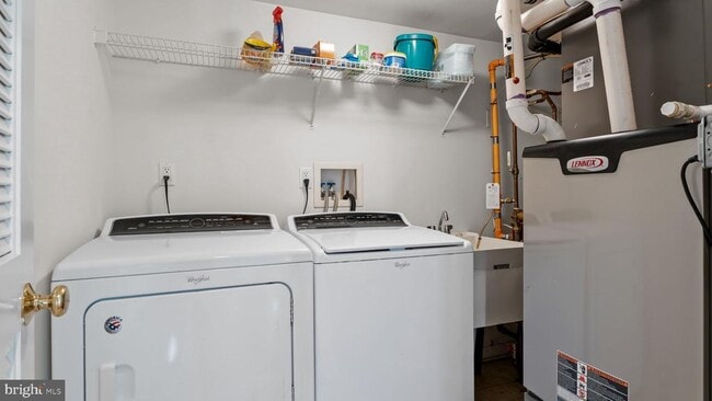 Building Photo - 301 Holly Hill Ct