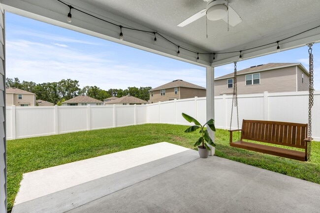 Building Photo - Contemporary Home in Briarwood