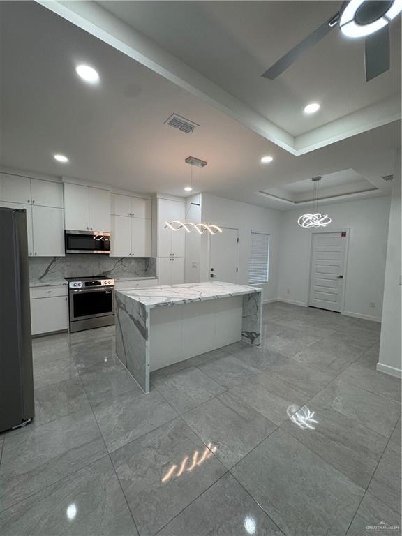 Building Photo - 13 Cassandra St