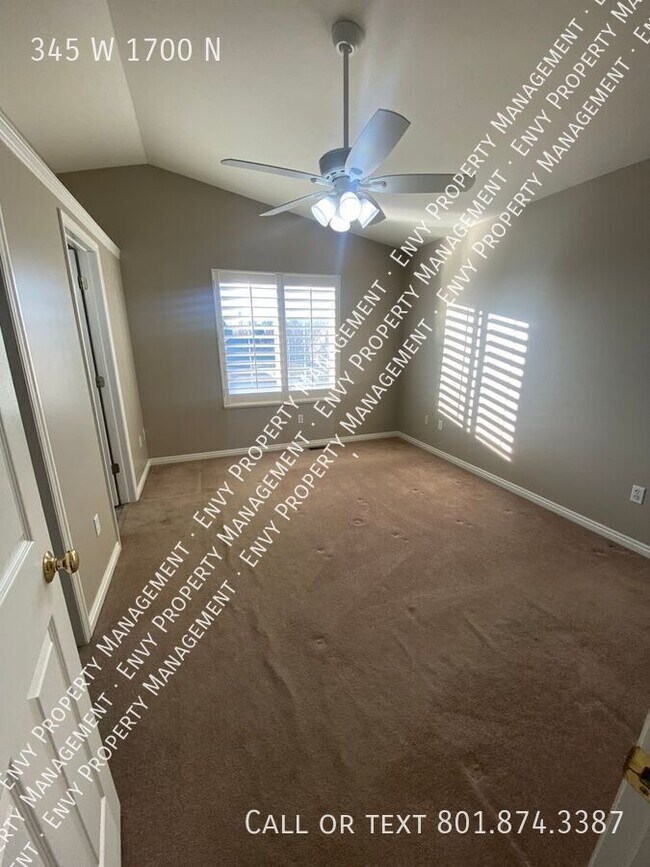 Building Photo - 345 1700 N