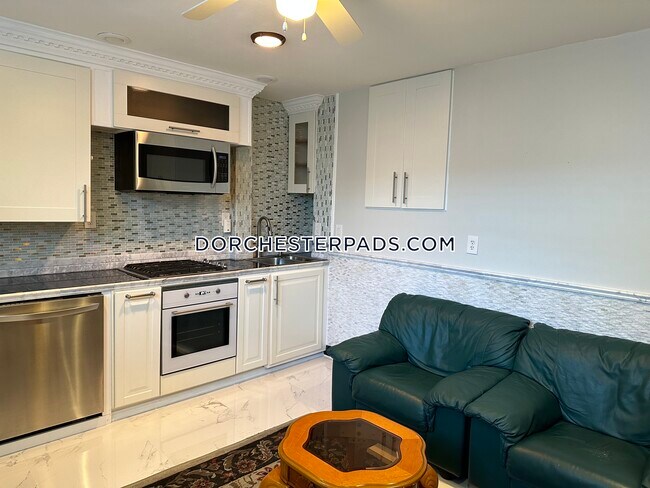 Building Photo - 235 Savin Hill Ave
