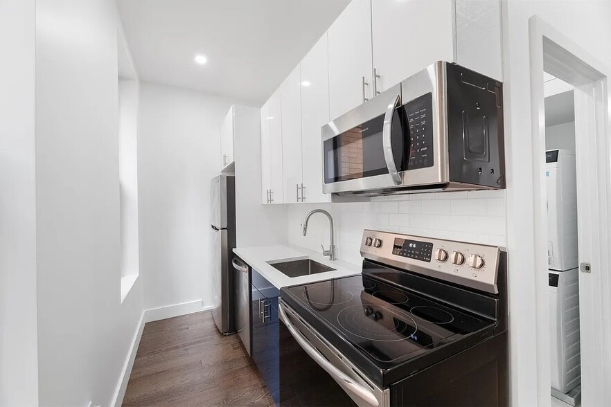 Building Photo - 52 W 27th St