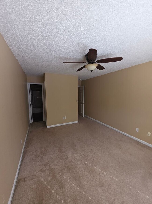 Building Photo - 435 Sandy Oak Dr