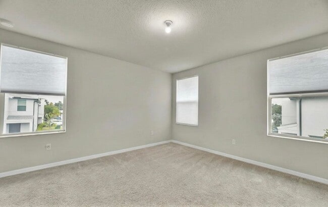 Building Photo - 3550 San Bernardino Wy