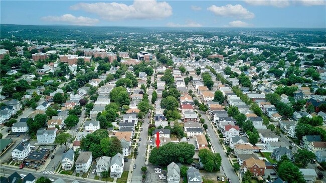 Building Photo - 15 Radcliffe Ave
