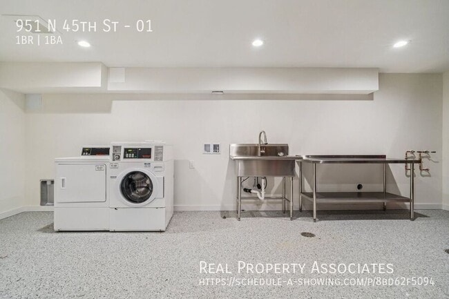 Building Photo - 951 N 45th St