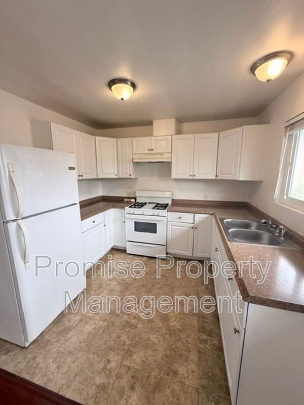 Building Photo - 413 S Freeman St