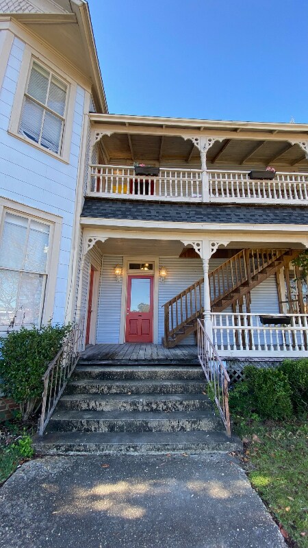 Building Photo - 208 S Trammell St