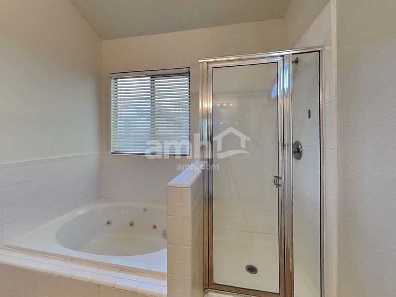 Building Photo - 1223 Cresswell Cove