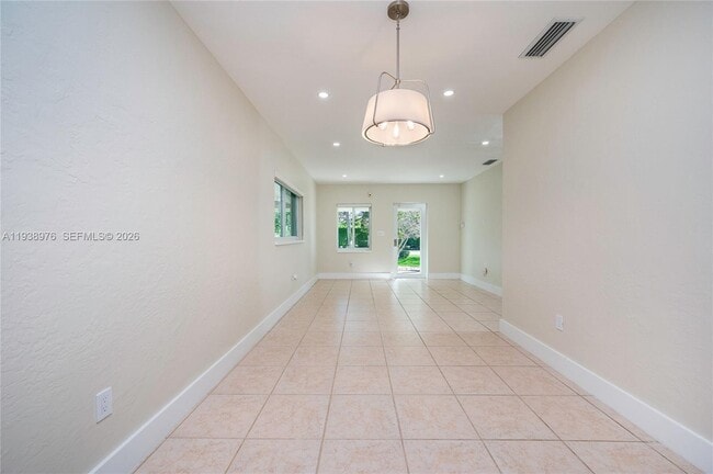 Building Photo - 5626 SW 69th Ave