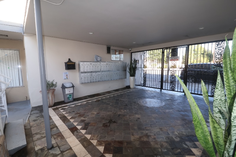 Building Photo - 5457 Laurel Canyon Blvd