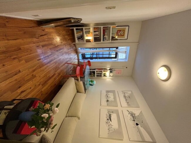 Building Photo - 1 bedroom in New York NY 10028