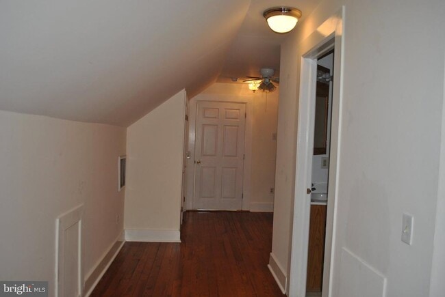 Building Photo - 8611 Anderson Ave