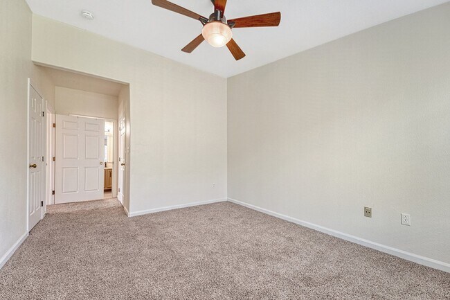 Building Photo - $2,100 - 2-Bed, 2-Bath Condo in Highlands ...