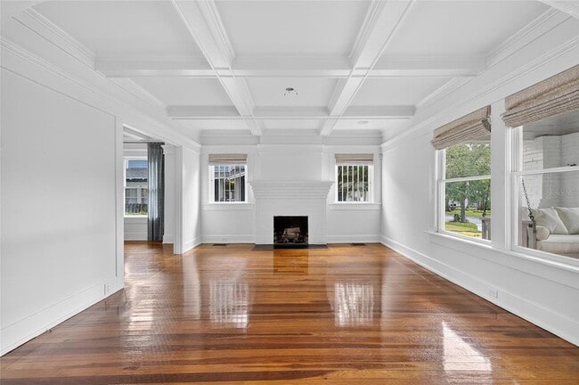 Building Photo - 3003 W Harbor View Ave