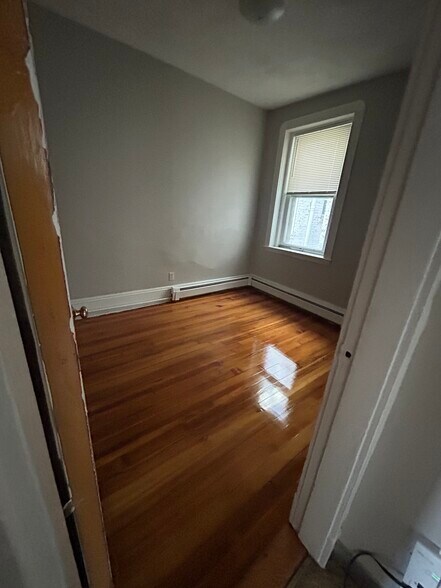 Building Photo - 134 Chestnut St