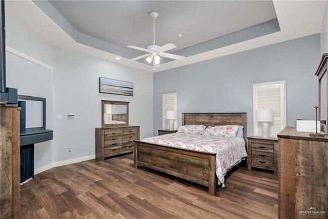 Building Photo - 2513 Kings Dr