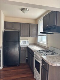 Building Photo - 123 E Gorham St