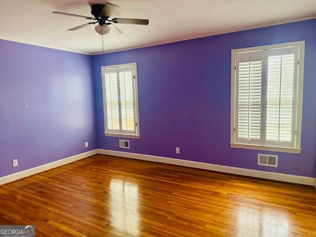 Building Photo - 110 Pine St