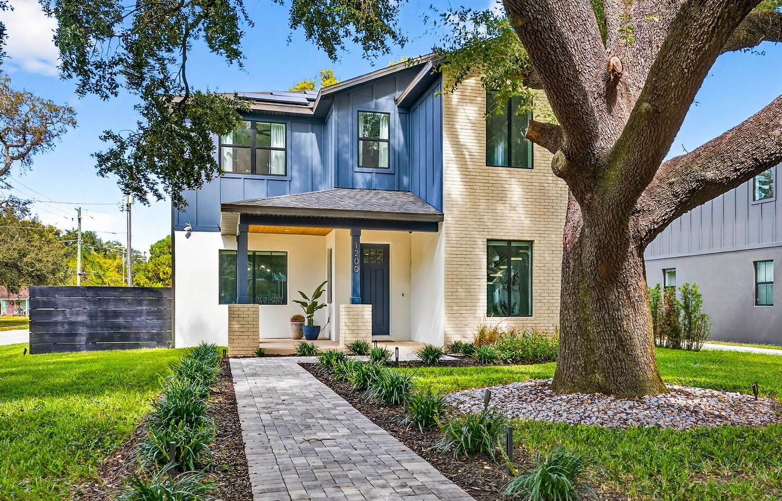 Building Photo - 1200 E Jean St