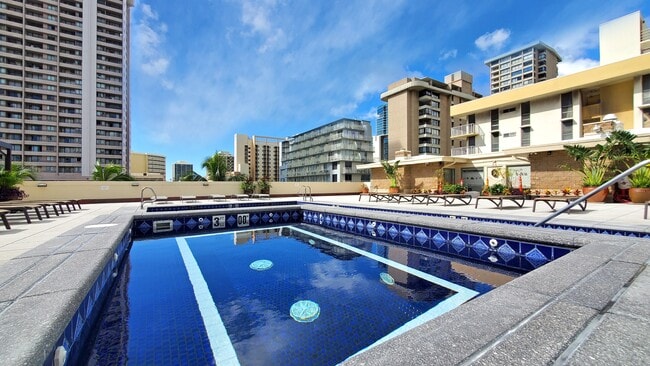 Building Photo - 2211 Ala Wai Blvd