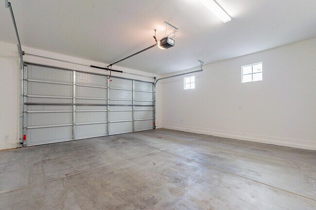 Building Photo - 5538 S Dillon