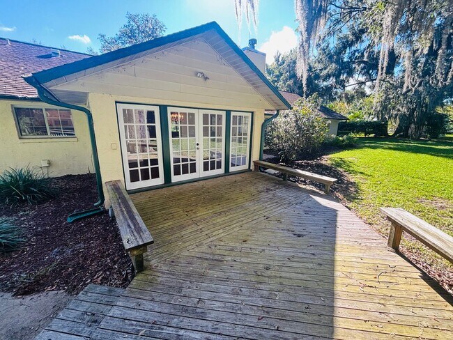 Building Photo - Forest of Golden Hills 3/2/2 ***Hidden Gem***