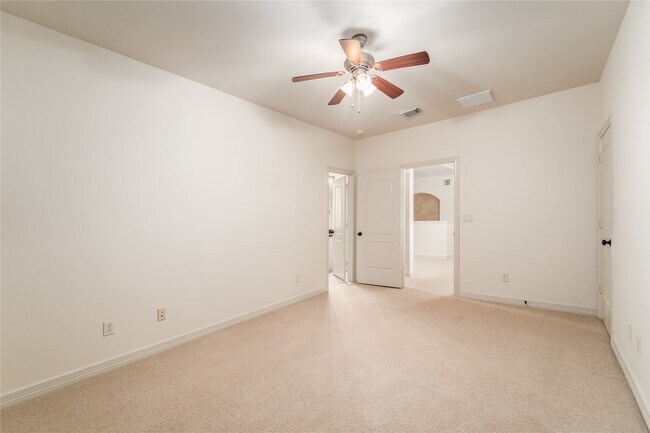 Building Photo - 4222 Stonebrook Ln