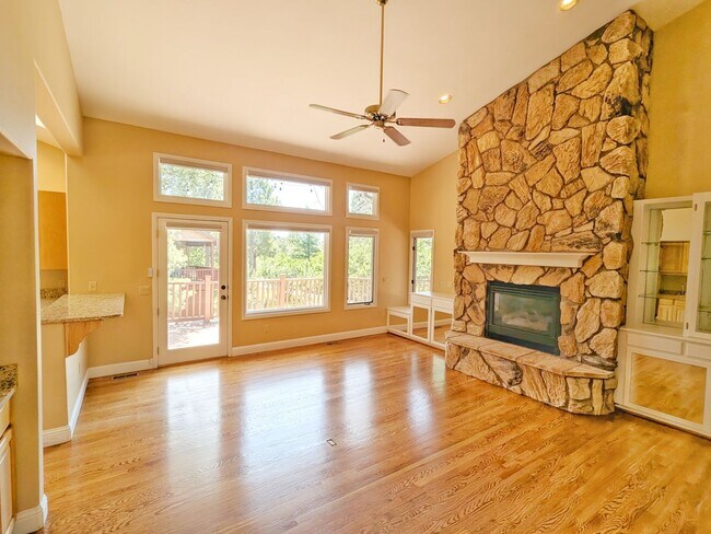Building Photo - Beautiful Home In Monument