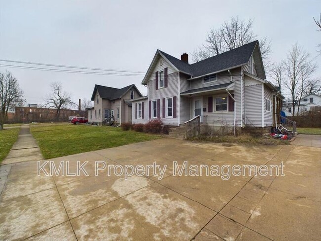 Building Photo - 519 Blake Ave