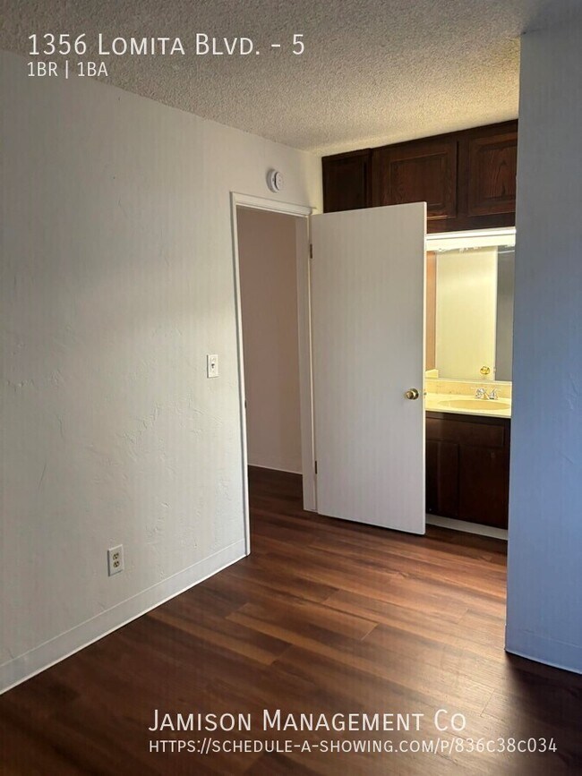 Building Photo - 1356 Lomita Blvd