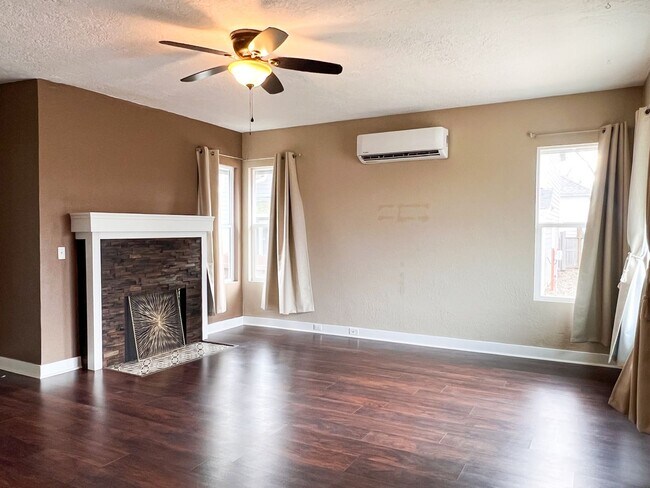 Building Photo - 3BD/2BA+FLEX HOME IN LEBANON