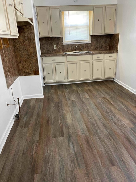 Building Photo - 18682 Bloom St