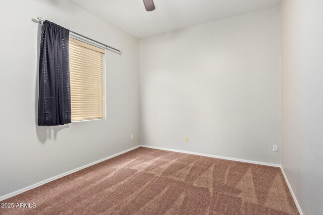 Building Photo - 13508 W Alvarado Dr