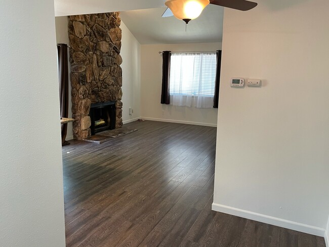 Building Photo - 2631-2631 V St