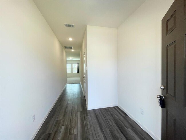 Building Photo - 6820 Bonanza Way